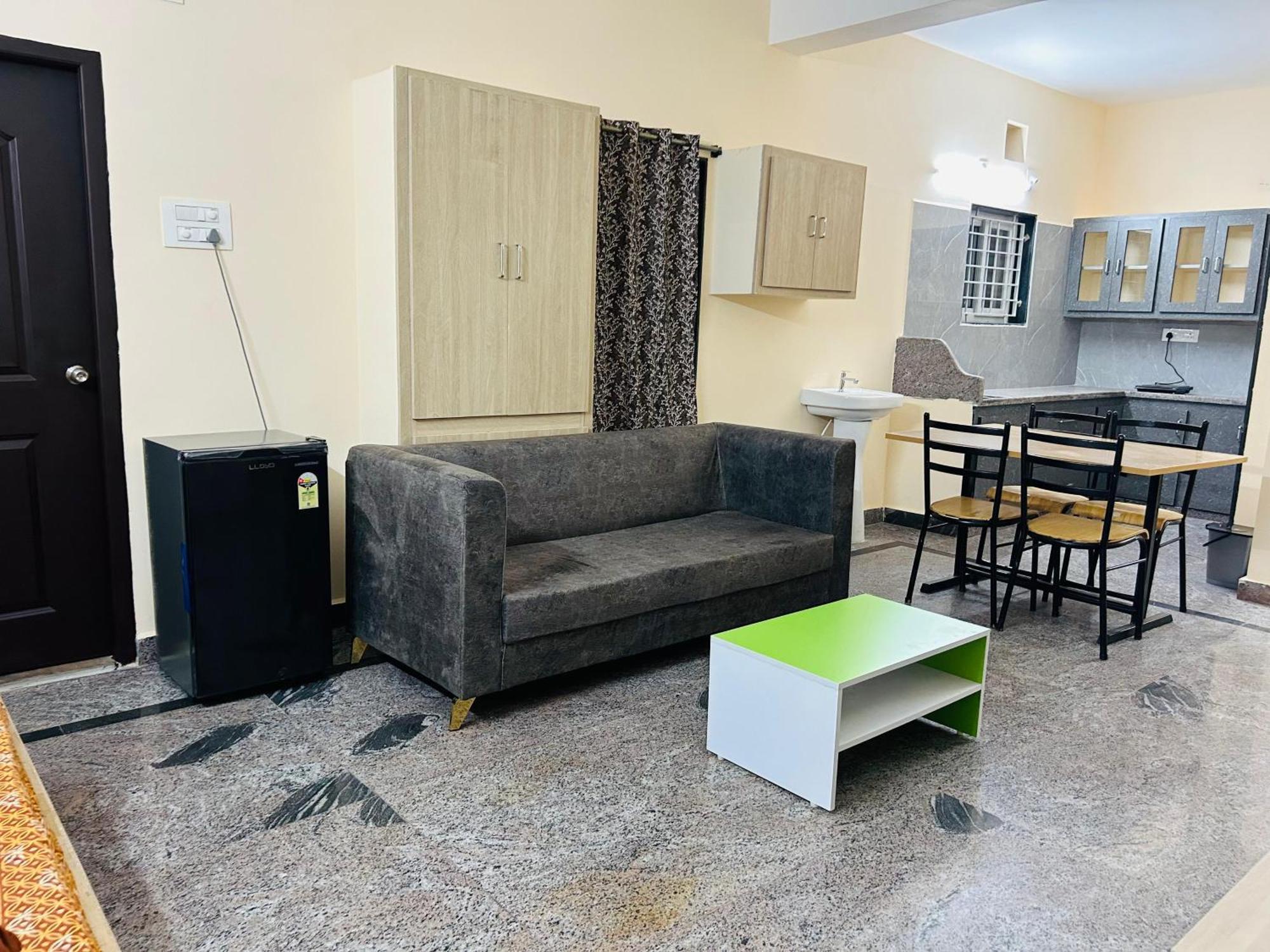 Y Stay Homestay Tirupati Zewnętrze zdjęcie